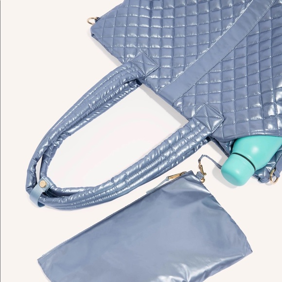 Oliver Thomas x Peloton Kitchen Sink Tote Ice Queen - Picture 6 of 9